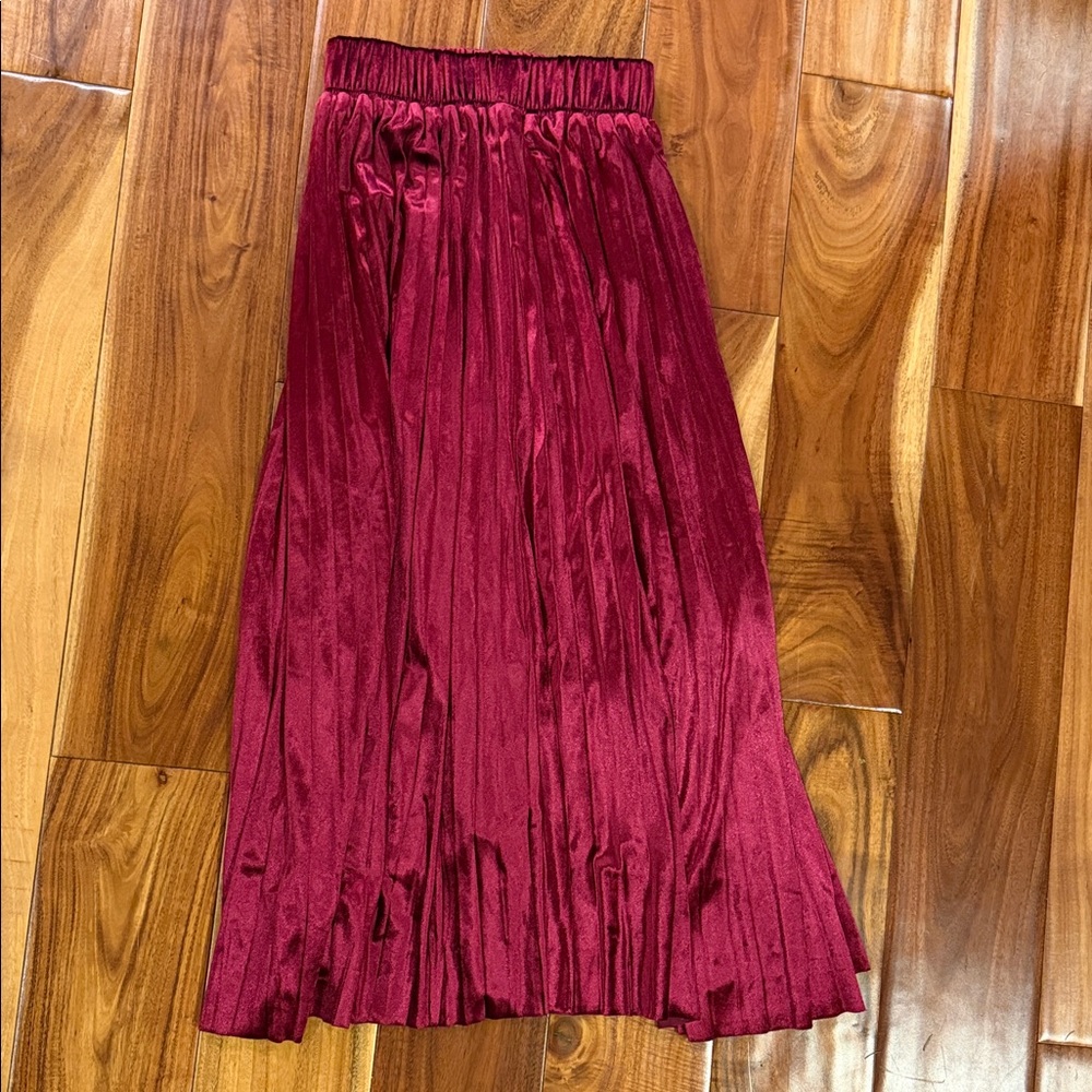 Pleated Velvet Midi Skirt in Burgundy